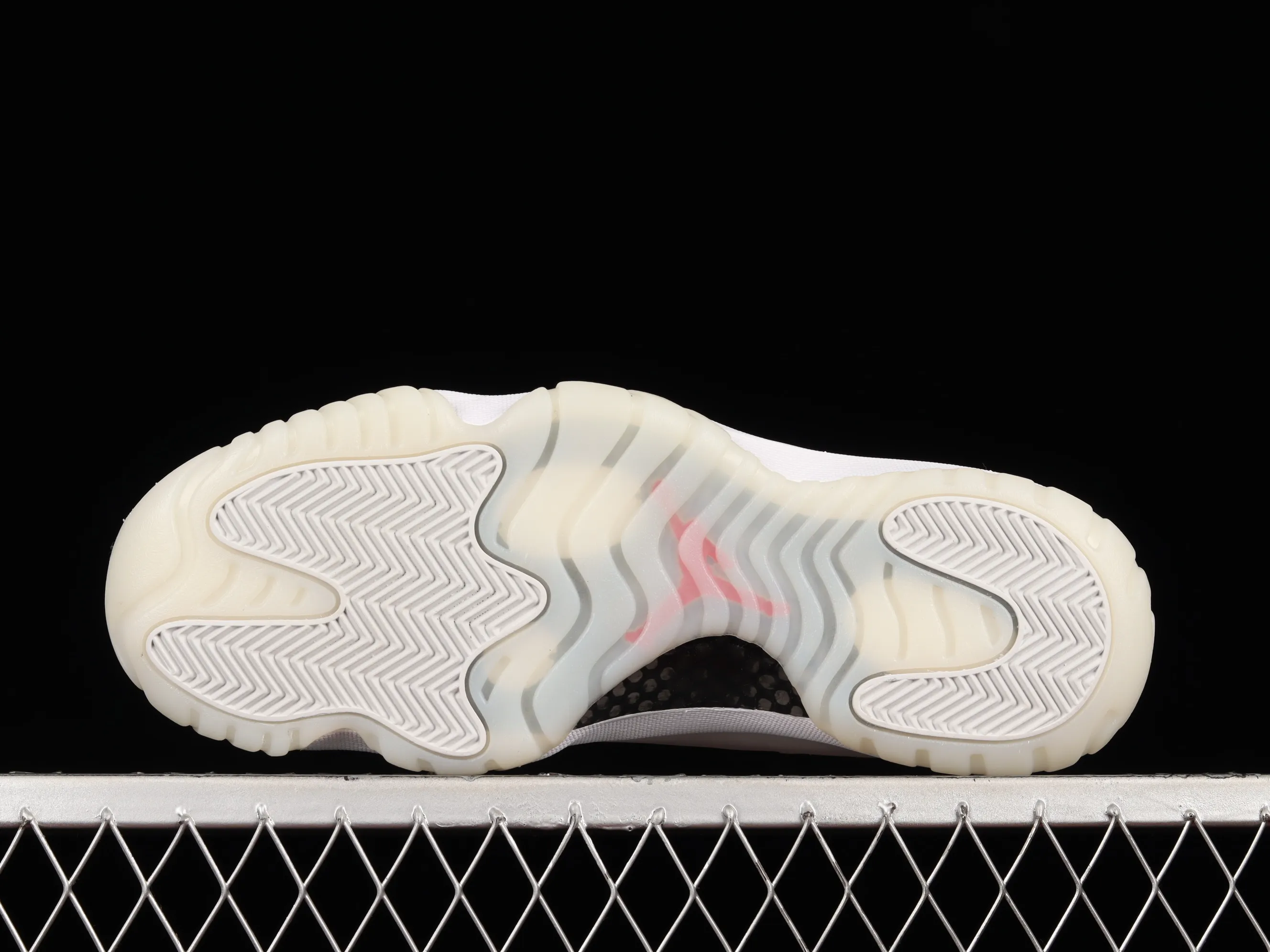 All categories Air Jordan Jordan series basketball shoes Air Jordan 11 F version Air Jordan 11 "Platinum Tint" AJ11 Joe 11 Bugs Bunny 378037-016